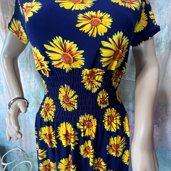 NEW 📌EEVEE Buttery Smooth Short Sleeve Summer Daisy Maxi Dress - Picture 5 of 16